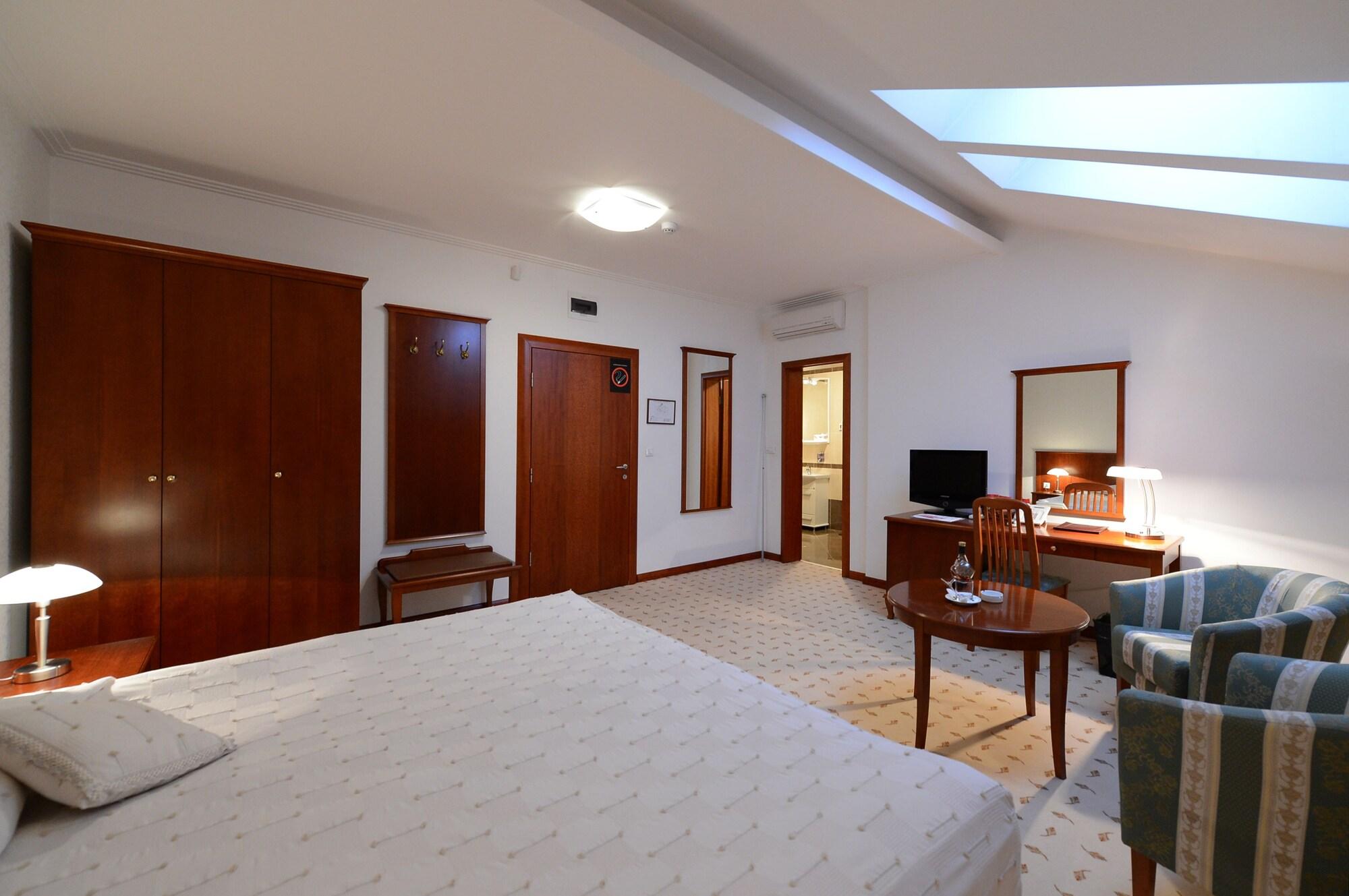 Hotel Orasac Белград Экстерьер фото